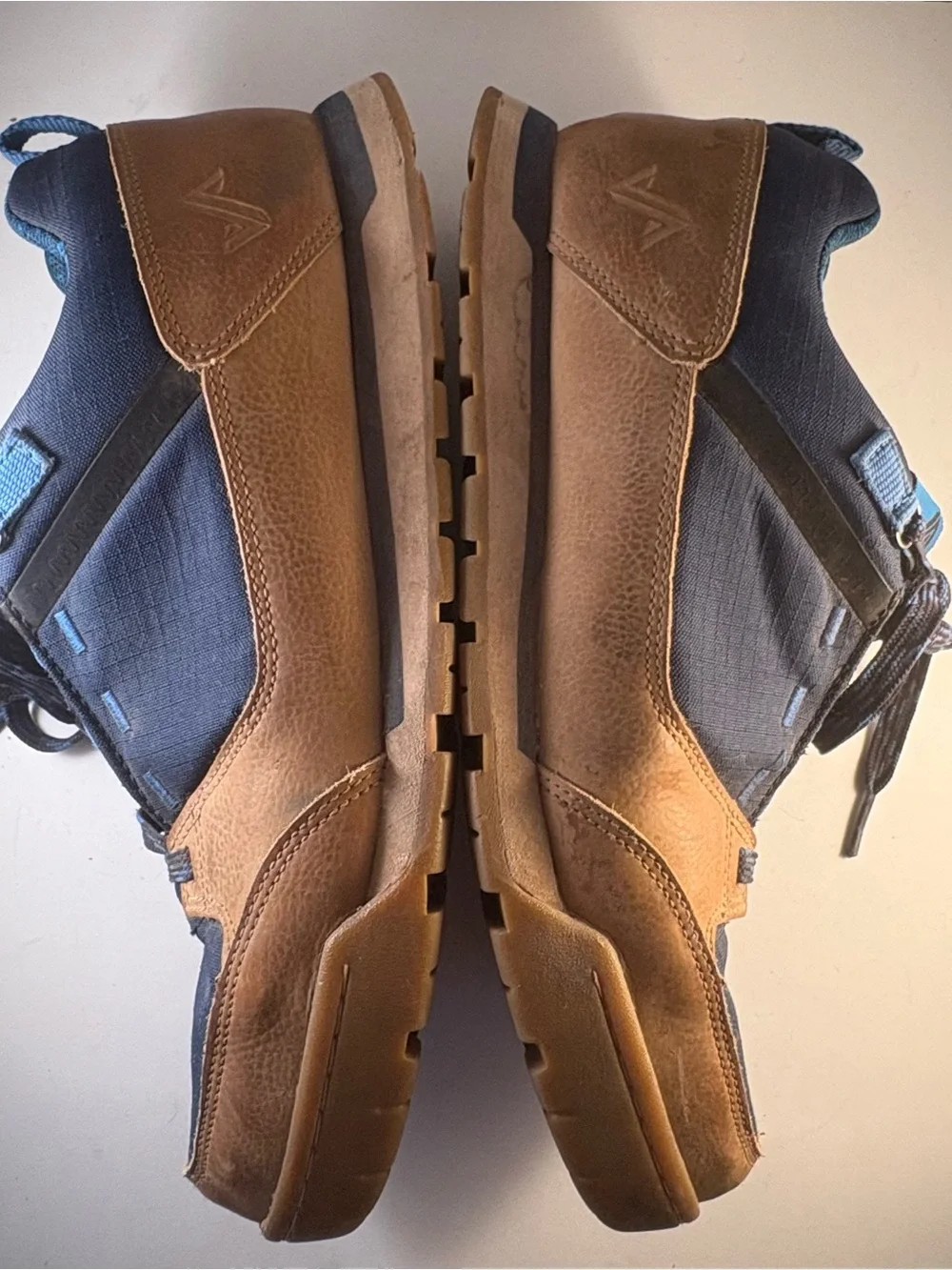 Forsake Banks‎ Low Men 9.5 Hiking Shoes Sneakers Navy / Brown Leather Waterproof